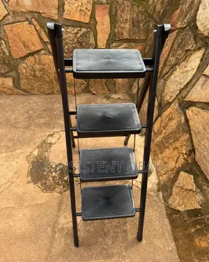 4 Step Foldable Step Ladder