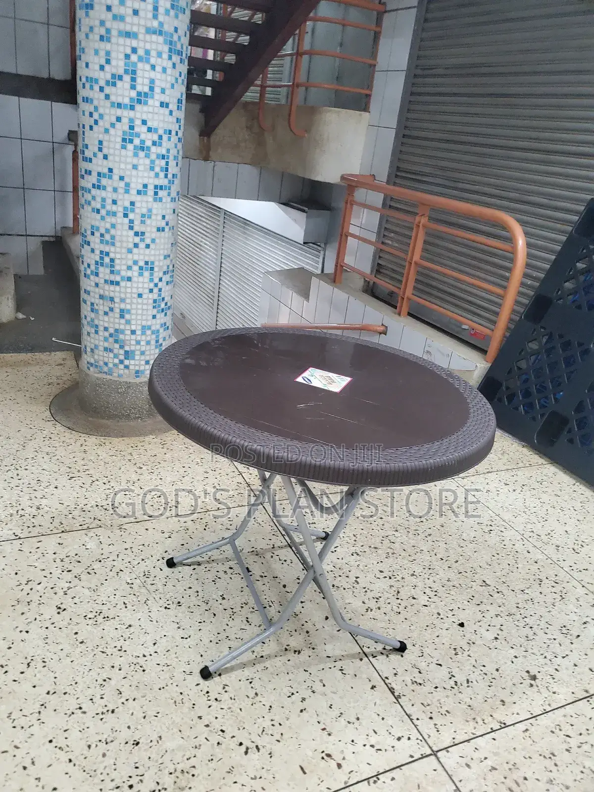 Ken Plastic Table Round