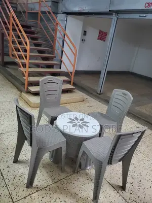 Plastic Chairs and Table for Beach/Bar/Restaurant (Gray)