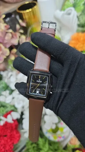 Sveston Brown Leather Strapped Ladies' Wrist Time Piece