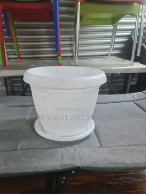 Large Plastic Flower Pots Brand New