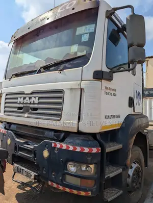 Man Track Trailer Used but Perfect Condition on Sale at 100m