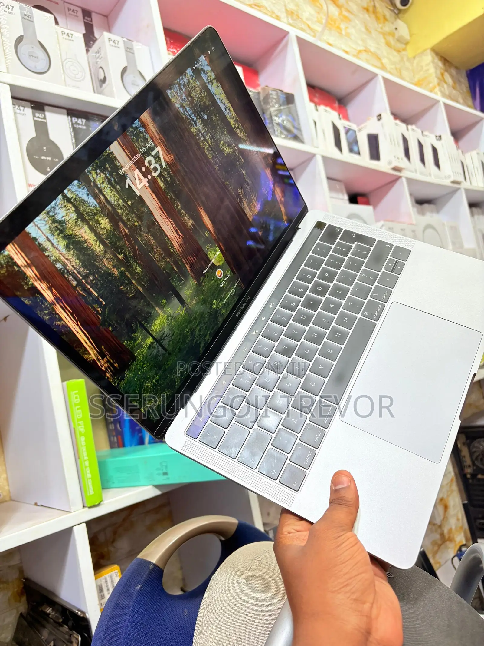 Laptop Apple MacBook 8GB Intel Core I5 SSHD+SSD 256GB