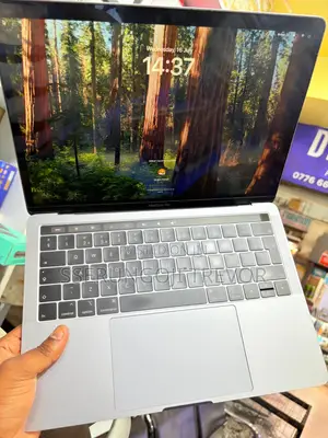 Laptop Apple MacBook 8GB Intel Core I5 SSHD+SSD 256GB