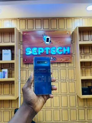 New Samsung Galaxy S10 128 GB Blue