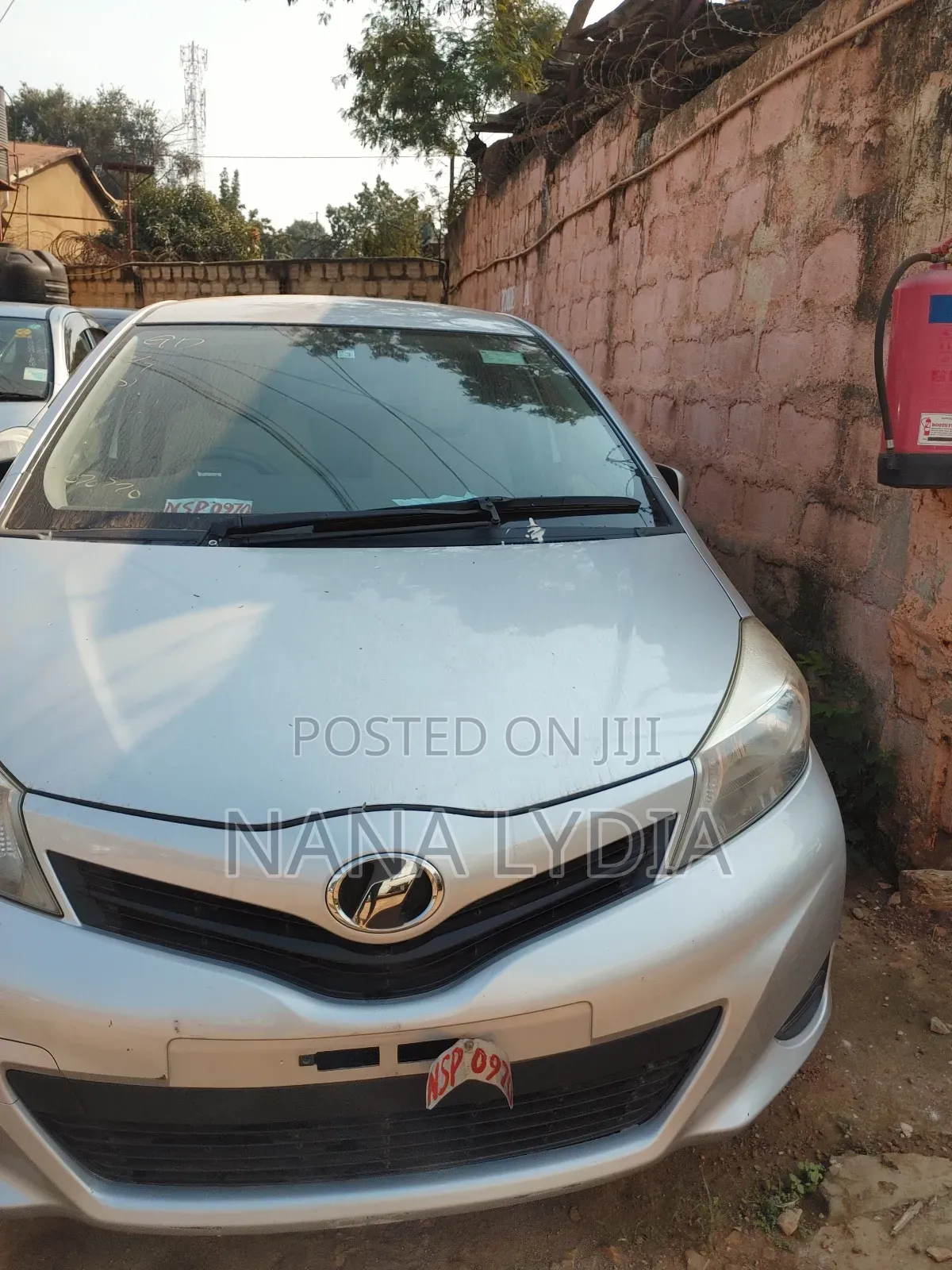 Toyota Vitz 2011 Silver