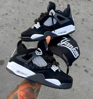 Nike Air Jordan 4 Retro White Thunder Sneakers
