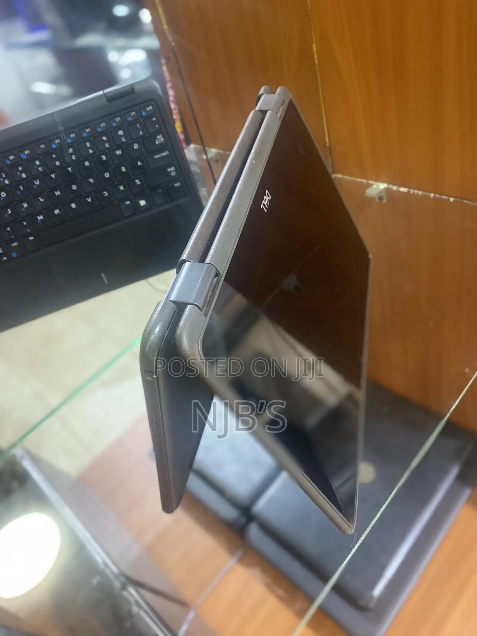 Laptop Dell Latitude 3189 4GB Intel Celeron SSD 128GB