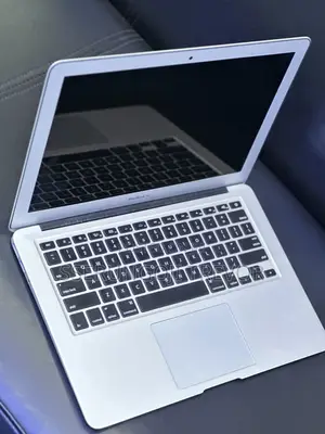 Laptop Apple MacBook Air 8GB Intel Core I5 SSHD+SSD 256GB