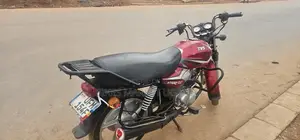 TVS HLX 125 2023 Red