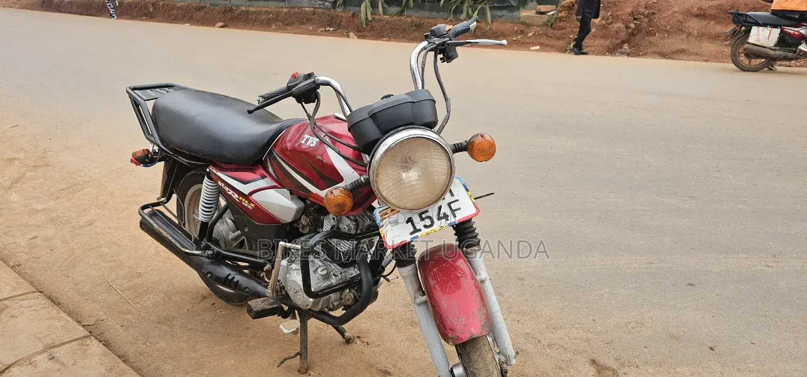 TVS HLX 125 2023 Red