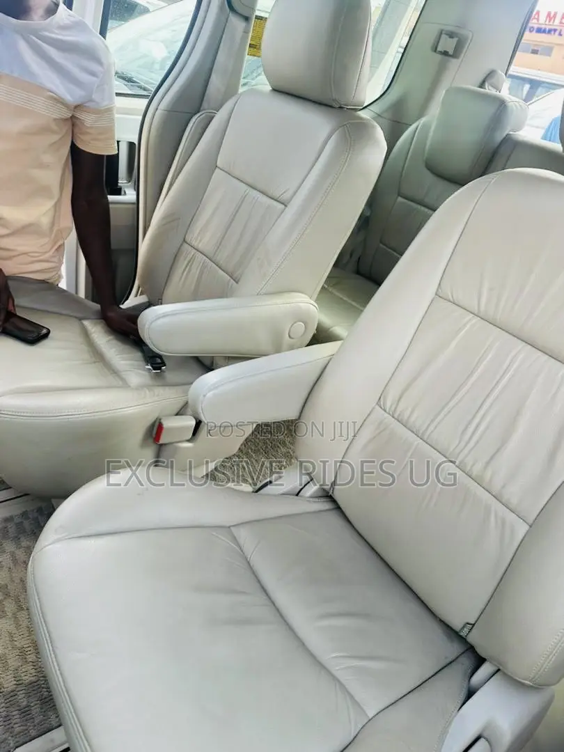 Toyota Noah 2013 White