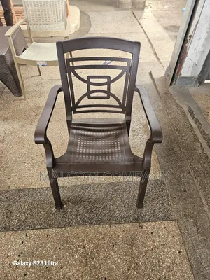 Arm Rest Plastic Chairs