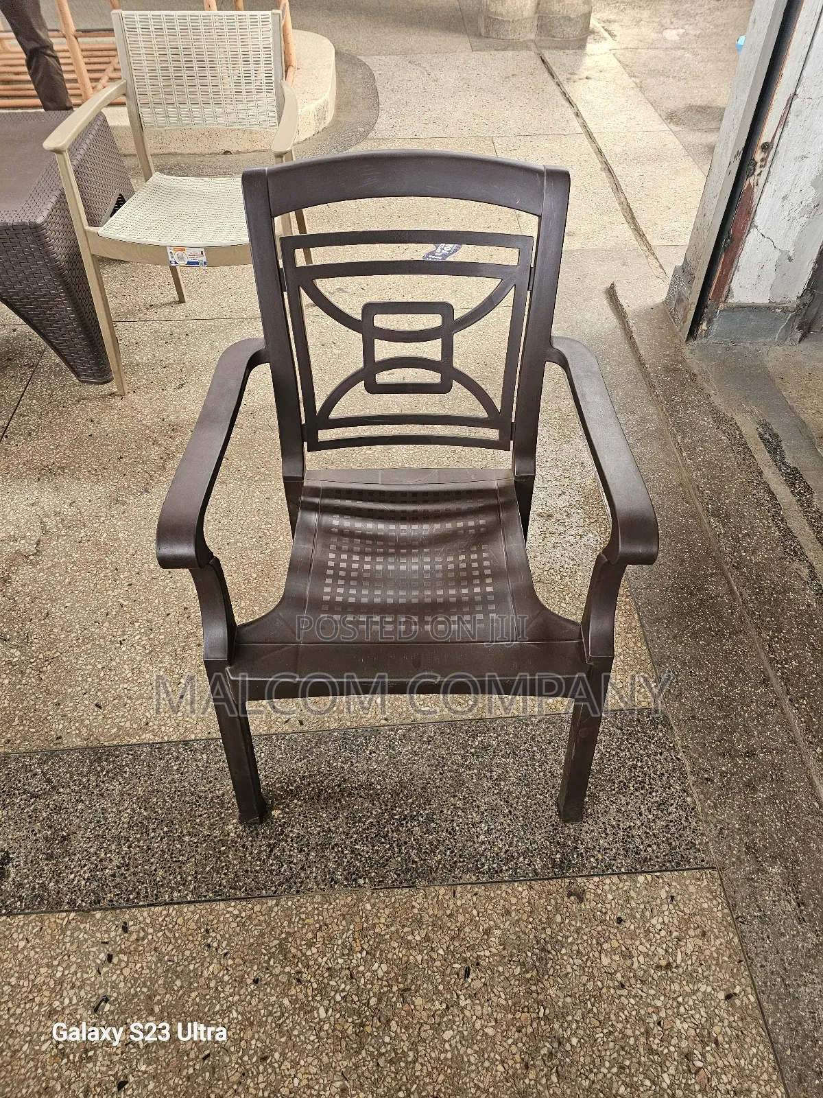 Arm Rest Plastic Chairs