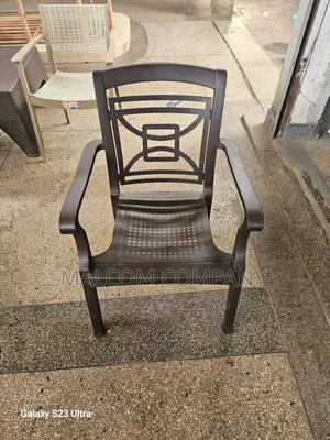 Arm Rest Plastic Chairs