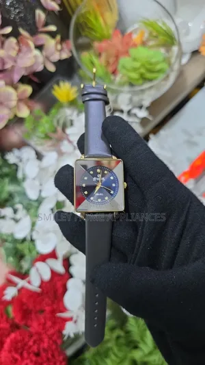 Sveston Ladies' Wrist Time Piece With Genuine Leather