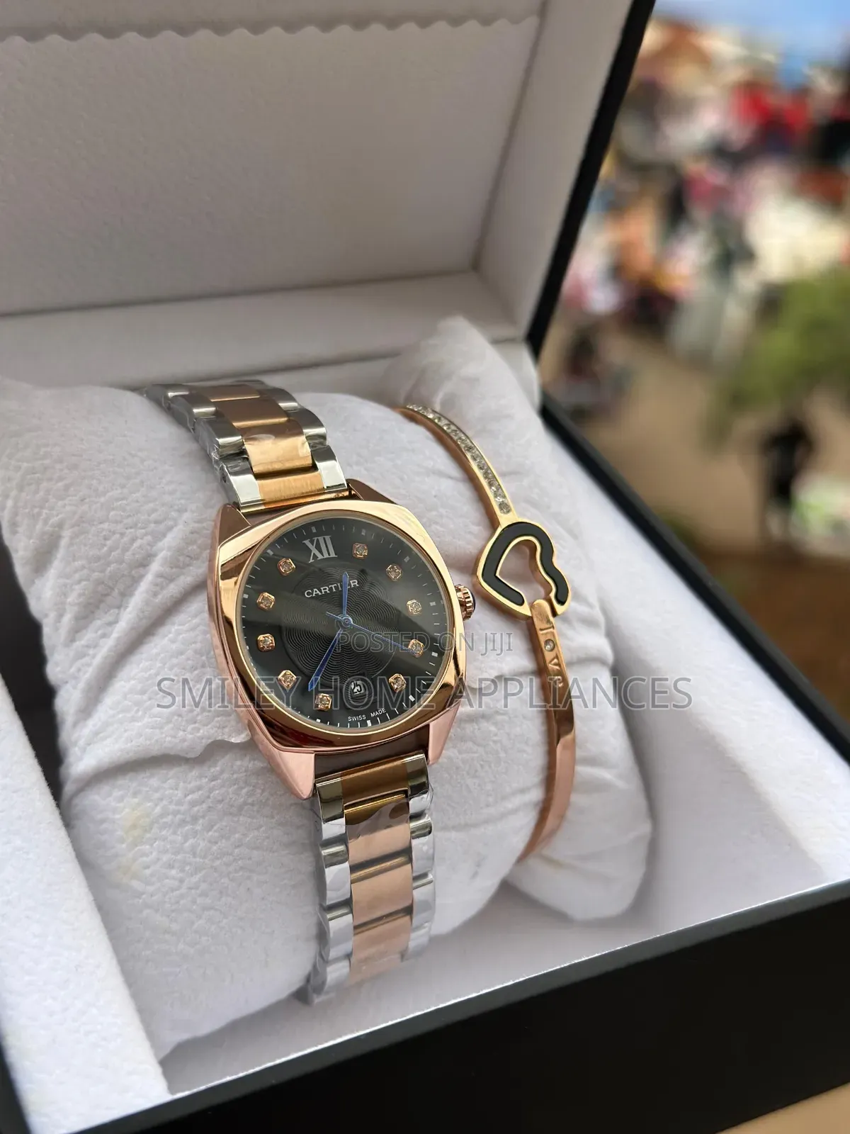 Versace Women's Wrist Analog Time Piece at Discount