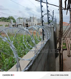 Electrical Fence With Voltage 8000v