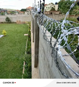 Electrical Fence With Voltage 8000v