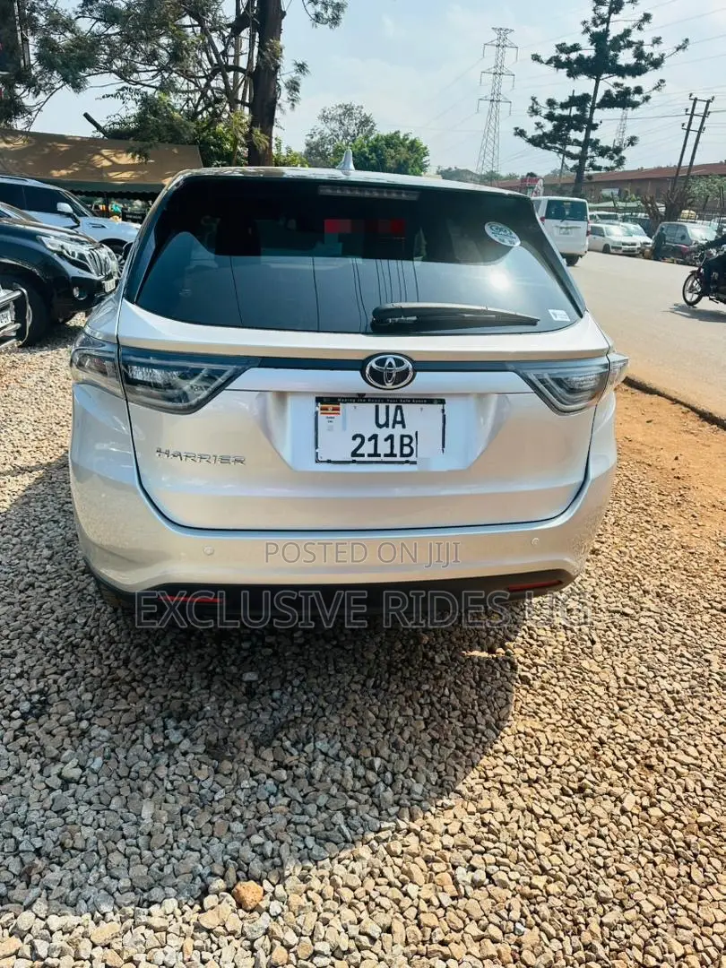 Toyota Harrier 2.0 2016 Silver