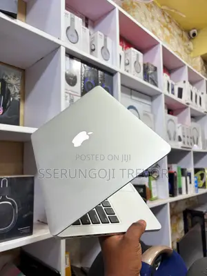 Laptop Apple MacBook Pro 8GB Intel Core I5 SSHD+SSD 256GB