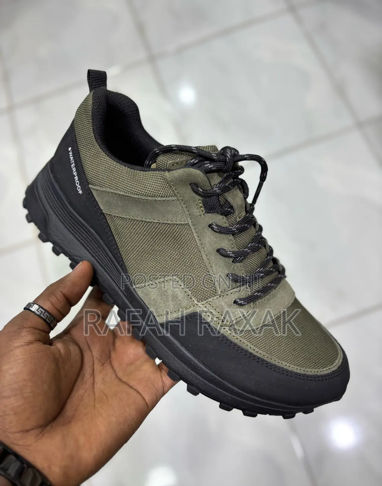 Original Green/Black Clarks Casual Waterproof Sneakers