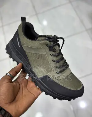 Original Green/Black Clarks Casual Waterproof Sneakers