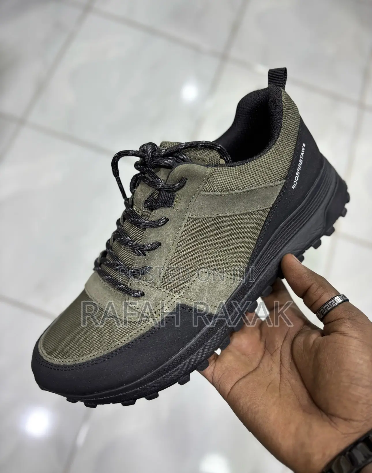 Original Green/Black Clarks Casual Waterproof Sneakers