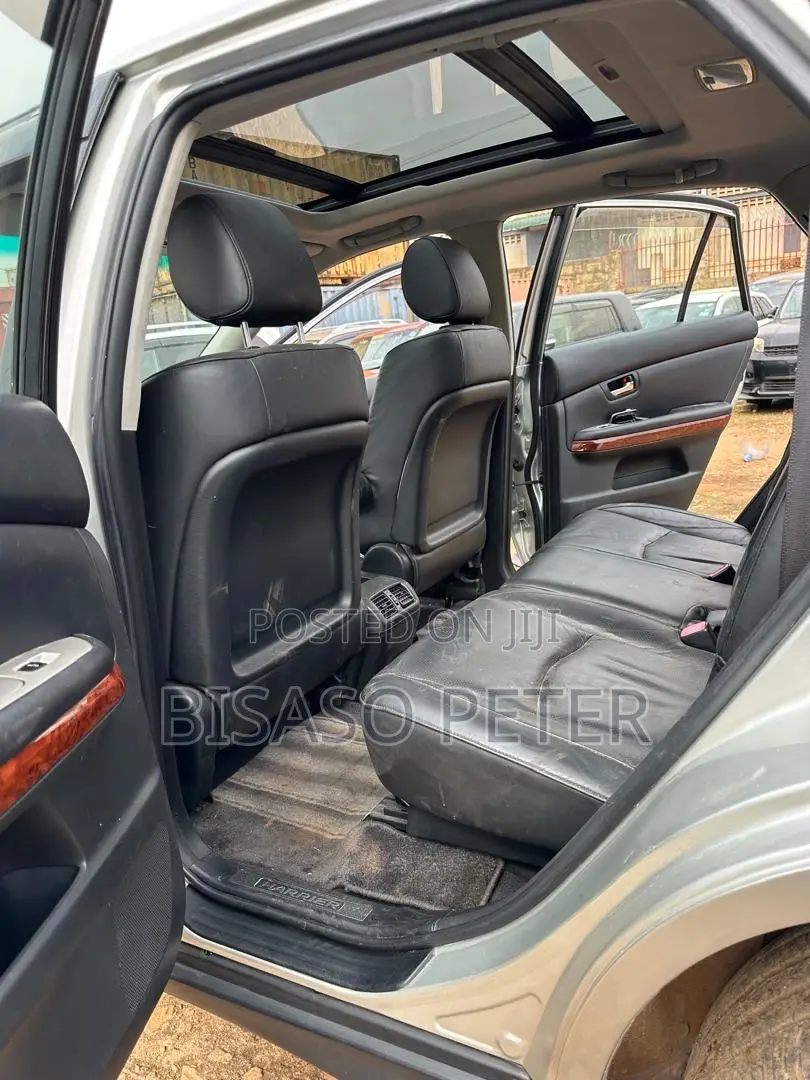 Toyota Harrier 2.4 2012 Silver