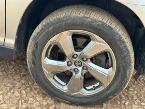 Toyota Harrier 2.4 2012 Silver