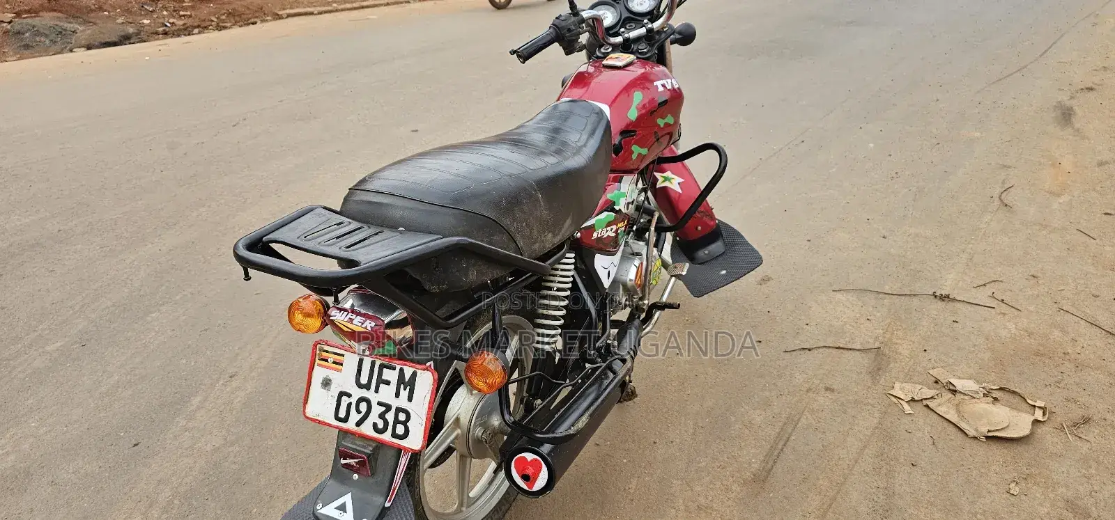 TVS HLX 125 2023 Red