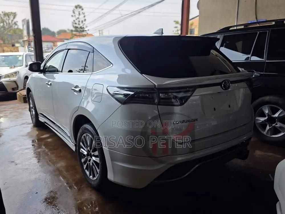 Toyota Harrier 2.0 2016 White