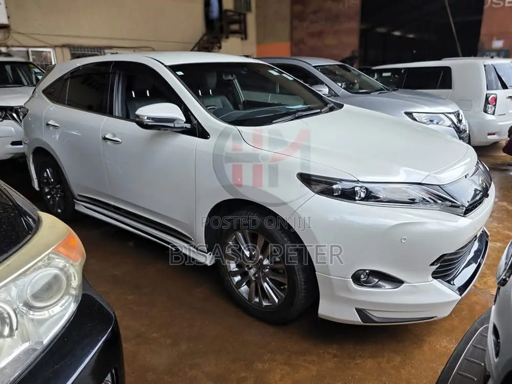 Toyota Harrier 2.0 2016 White