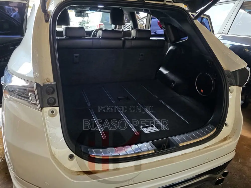Toyota Harrier 2.0 2016 White