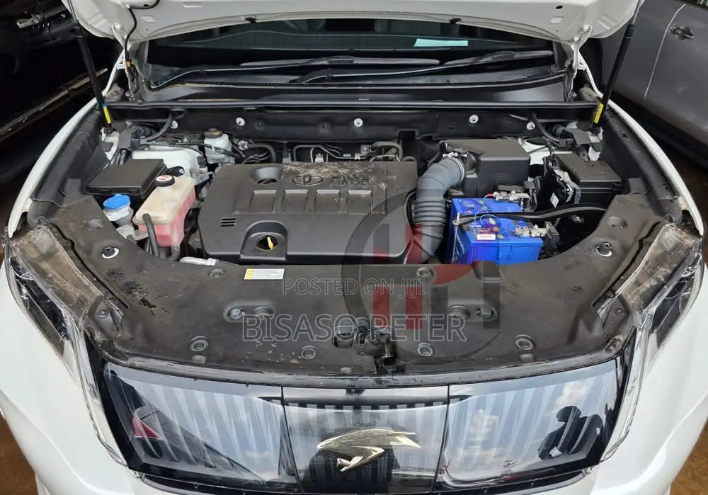 Toyota Harrier 2.0 2016 White