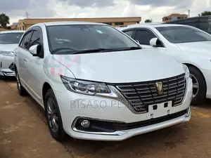 Toyota Premio 1.8 AWD 2019 White