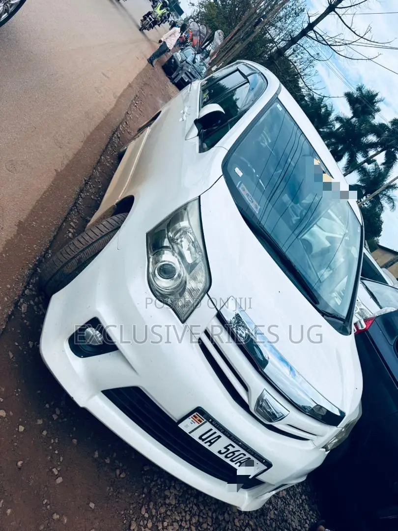 Toyota Noah 2011 White