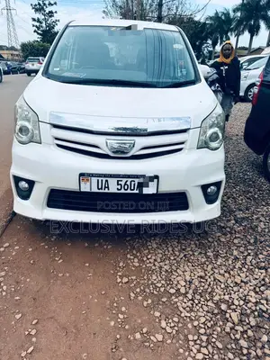 Toyota Noah 2011 White