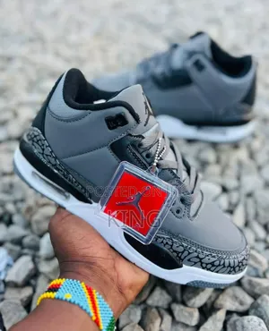 Retro Jordan 3 Grey