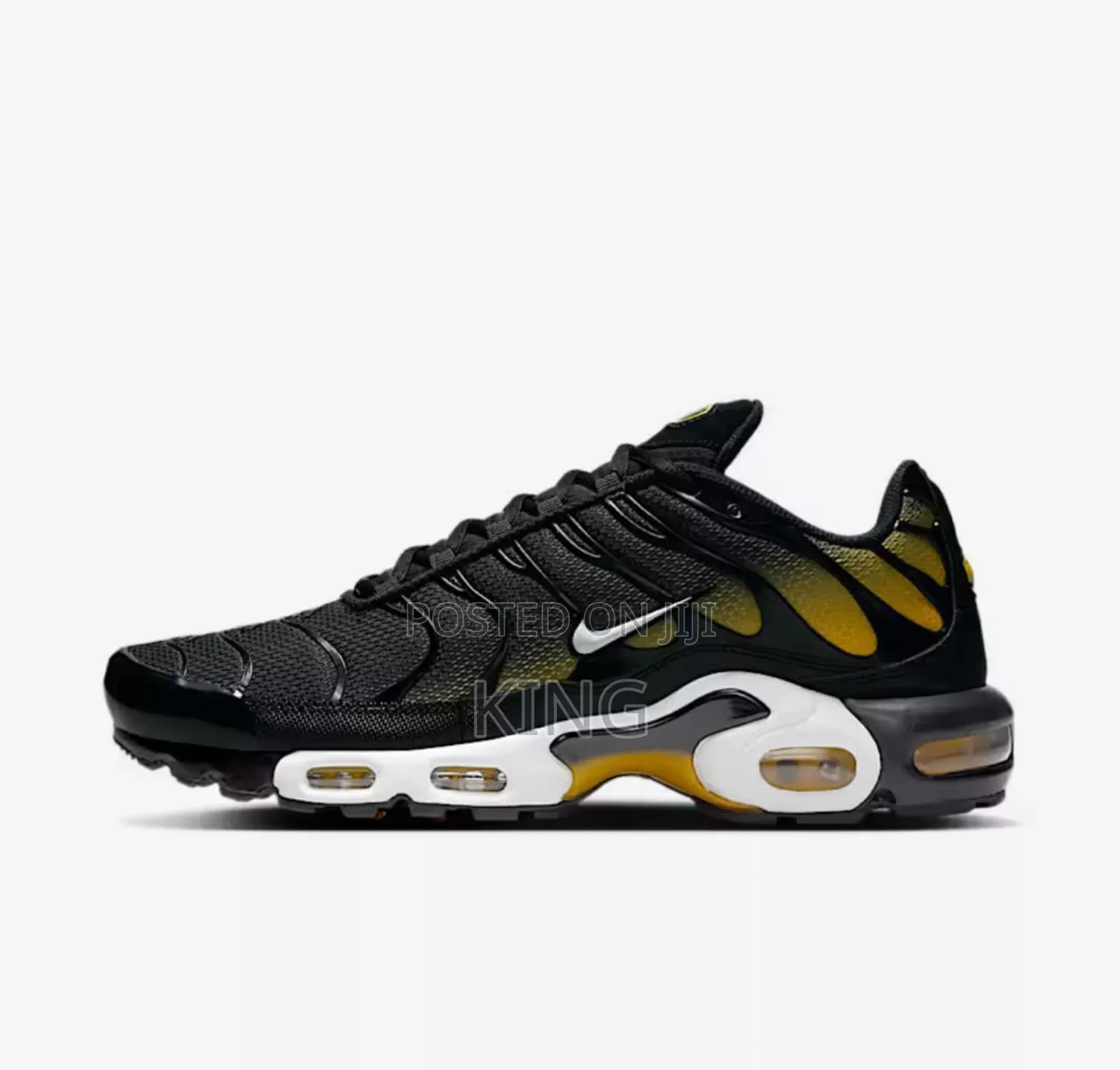 Nike Air Max Plus Black / University Gold