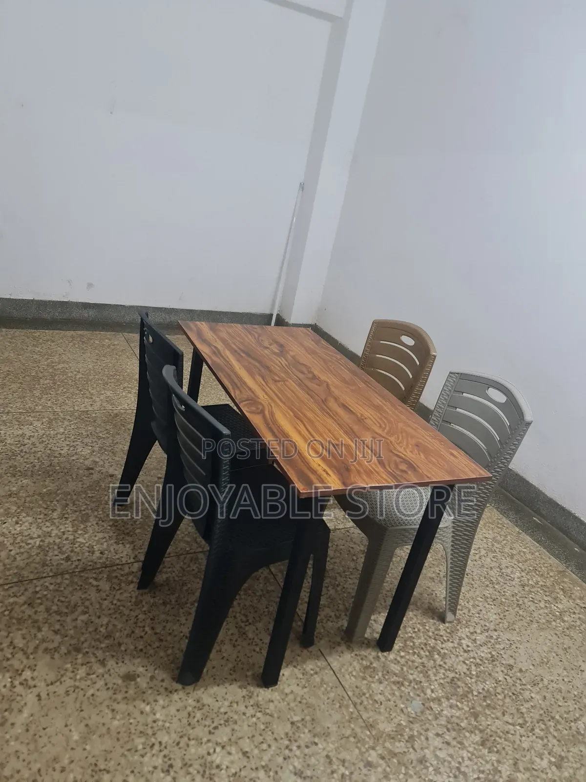Executive Foldable Wood Table and Plastic Chairs Restaurant