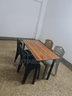 Executive Foldable Wood Table and Plastic Chairs Restaurant