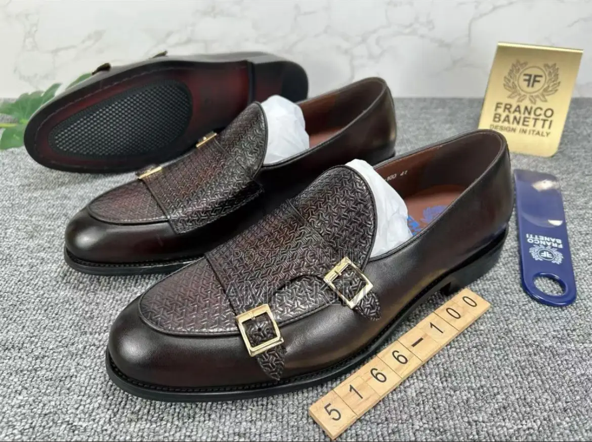 Classic Mat Design Double Buckle Loafers in Stock