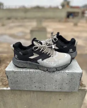 Original Salomon Predict Hike Gore-tex Hiking Sneakers