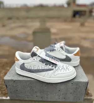 Nike Air Jordan 1 Low X Travis Scott X Louis Vuitton Sneaker