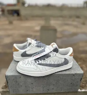 Nike Air Jordan 1 Low X Travis Scott X Louis Vuitton Sneaker