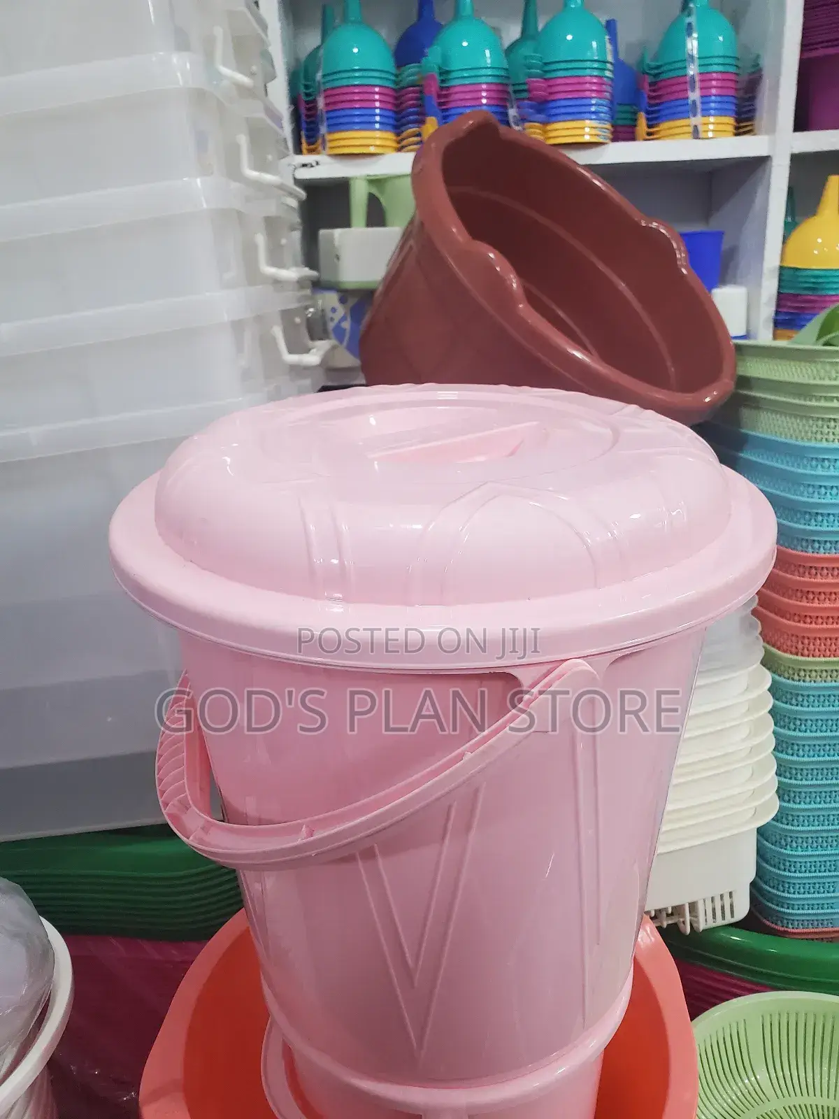 Pinch Plastic Buckets 20litres With a Lid