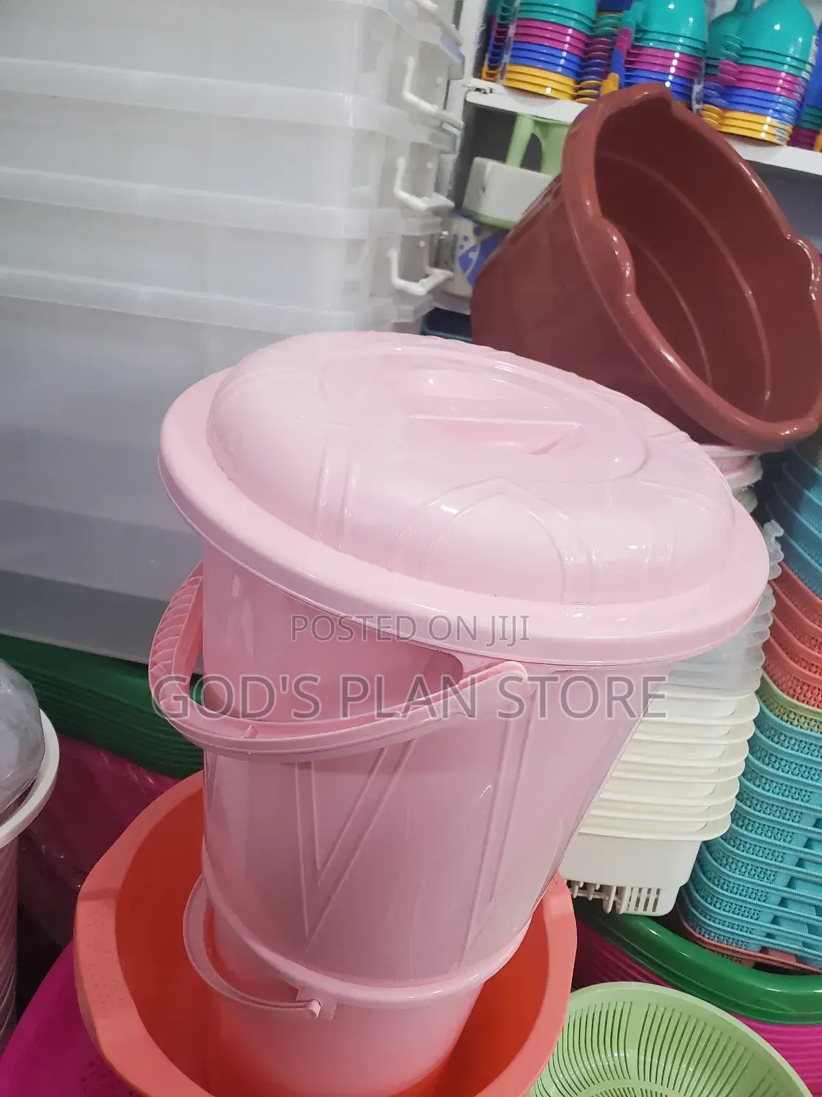 Pinch Plastic Buckets 20litres With a Lid