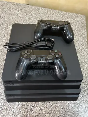 Sony Playstation 4 Slim Chipped With Two Controllers Uk *