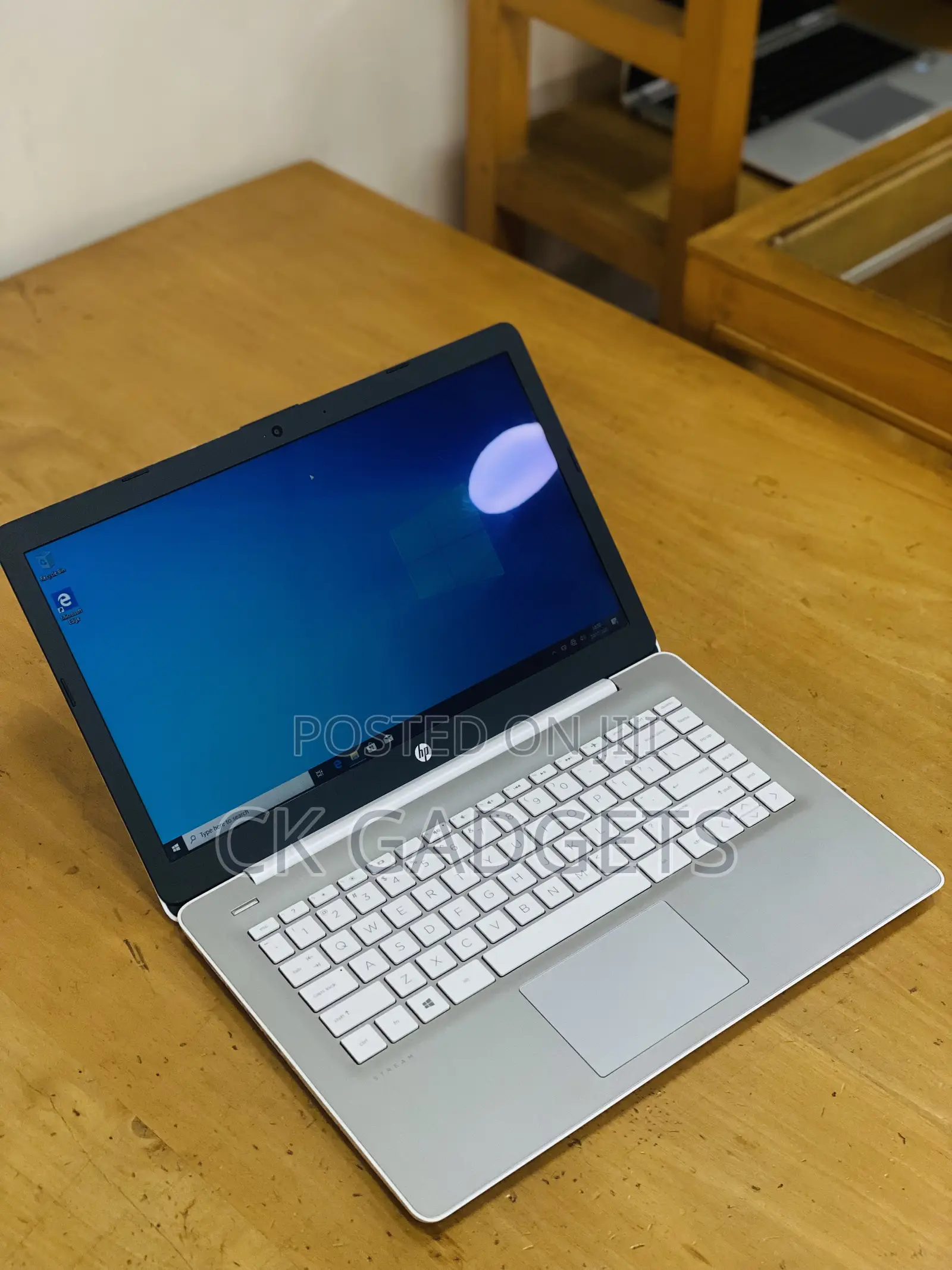 New Laptop HP Stream 14 4GB Intel Core 2 Duo SSD 128GB